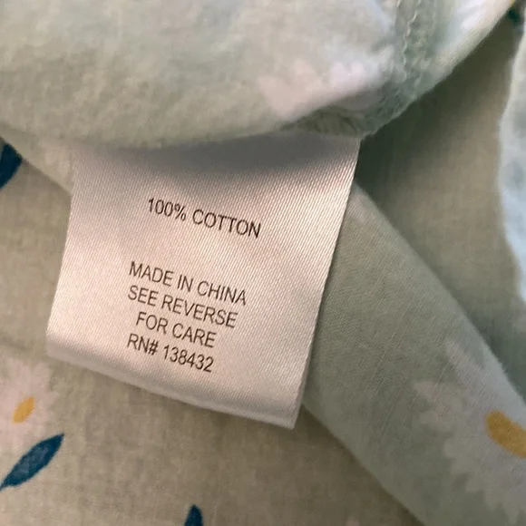 Cute ModCloth sleeveless blouse - Picture 5 of 5